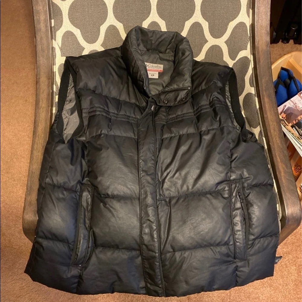 Black puffer vest